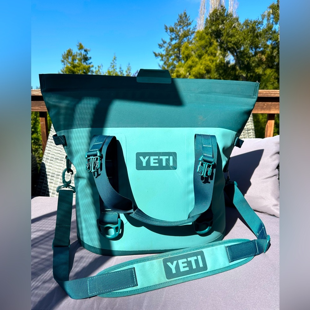 YETI Hopper M30 Nordic Blue